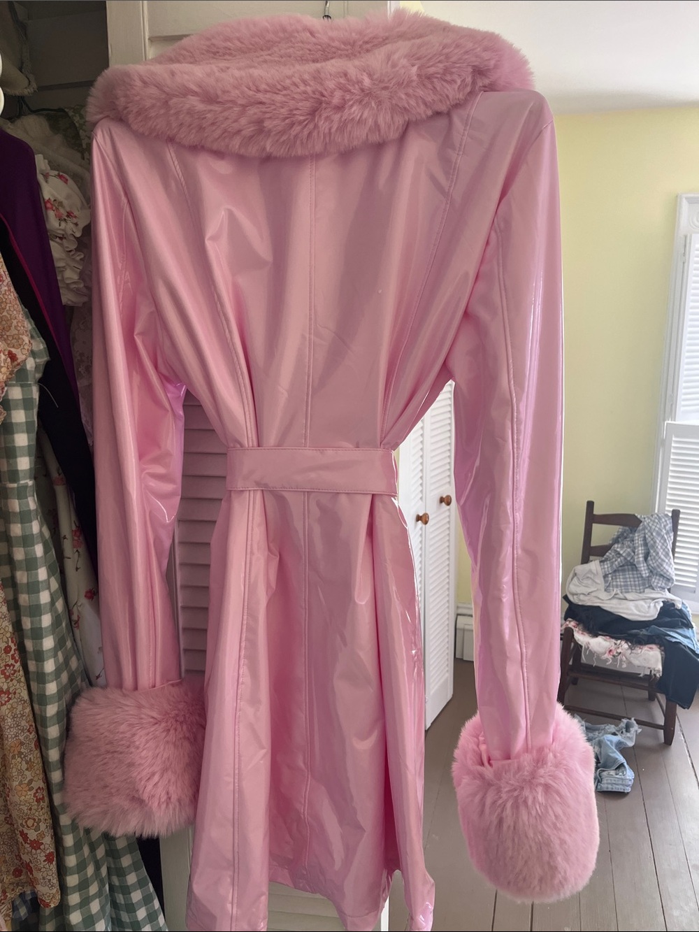 Sugar Thrillz Pastel Pink Vinyl Trench Coat with Faux-Fur Trim - Picture 6 of 6